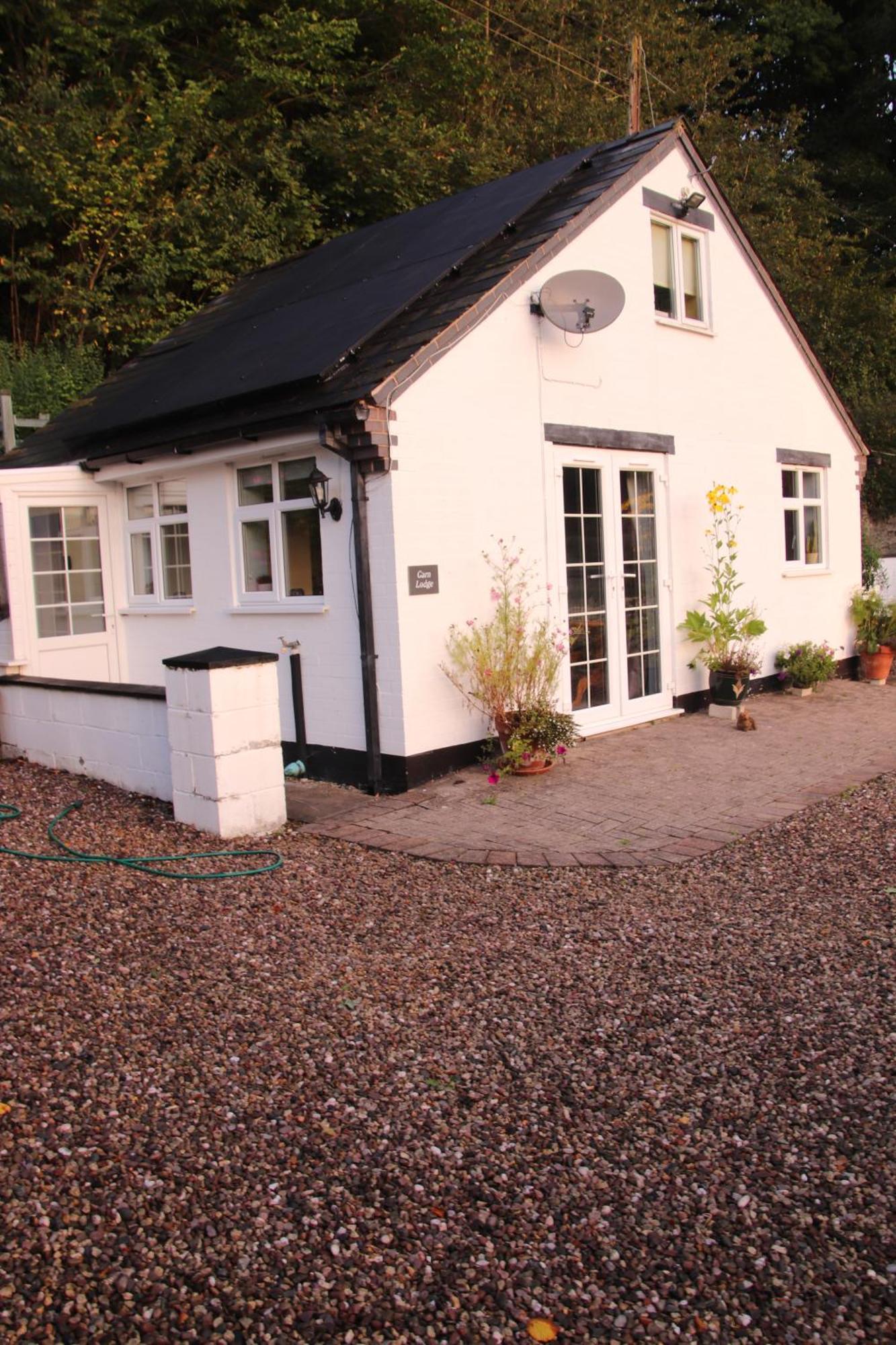 Garn Lodge Newtown  Exterior photo